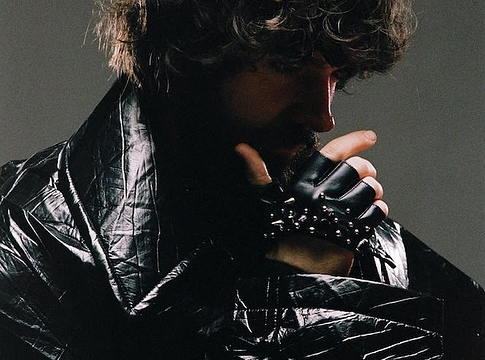 Madeon Sam Gellaitry-val hozta ki a Red Jacketet az album előtt