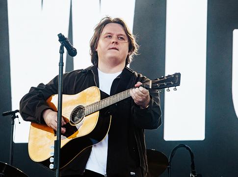 Lewis Capaldi fizette egy londoni pub teljes fogyasztását Anglia győzelme után