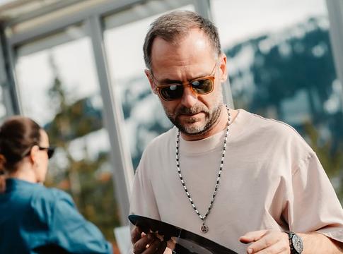Mauromusica kiadót indít, első kiadvány az „EINER REIN. EINER RAUS.”