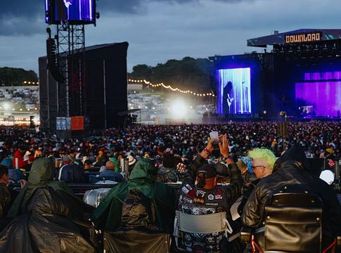 Fordulat a fesztiválokon: a Live Nation javít az akadálymentesítésen