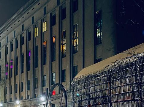 Megjelenik Liam Cagney új könyve: „Berghain Nights – A Journey Through Techno and Berlin Club Culture”