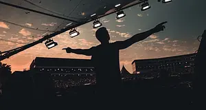 Armin van Buuren: „Ha nem DJ lennék, ügyvéd” – a Tomorrowland 2026 előtt mesélt