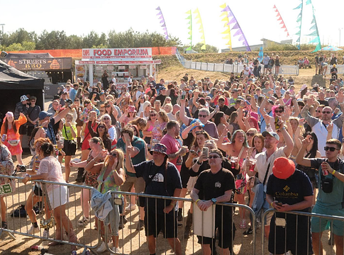 „Cornwall Fyre Festivalja” lett a Save The Rave-ből