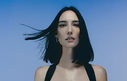 Amelie Lens vezeti a DJ Mag ADE-buliját a Skatecaféban
