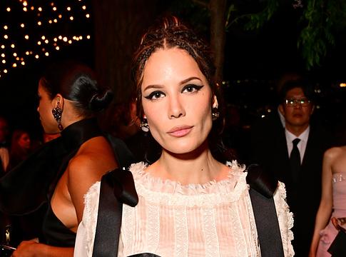 Halsey élesen visszaszólt Anthony Fantanónak albumkritikája miatt