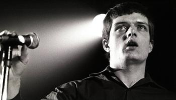 Ian Curtis: Insight – New Yorkban nyílik kiállítás a Joy Division frontemberének archívumából