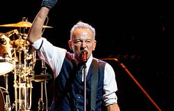 Bruce Springsteen a színpadon állt ki az amerikai értékek mellett