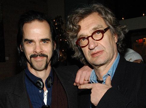 Nick Cave kiállt Wim Wenders mellett a művészet és politika vitájában