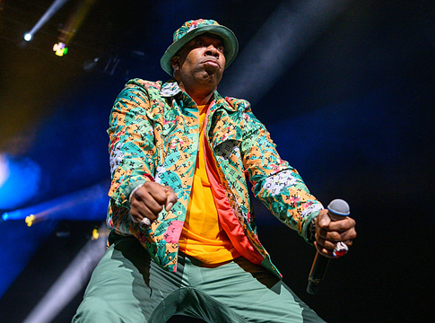 Busta Rhymes peren kívül rendezte a volt asszisztensével zajló ügyet