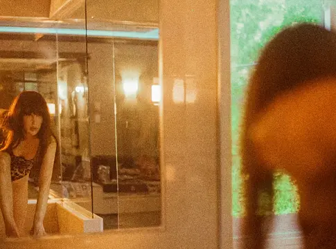 Traveler’s Faith: megjelent Marie Davidson első verseskötete