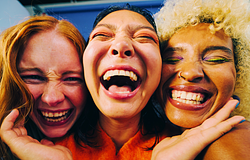 A női mosdó a legjobb beszélgetések terepe – számokban is kijött, miért