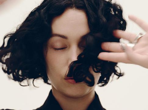 Kelly Lee Owens visszatér új EP-jével – itt a ‘132 Techno’