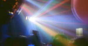 RUNWAY: az Egyesült Királyság első queer sátoros fesztiválja egy kifutópályán