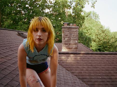 Hayley Williams kiadta új szólóalbumát: ‘Ego Death at a Bachelorette Party’
