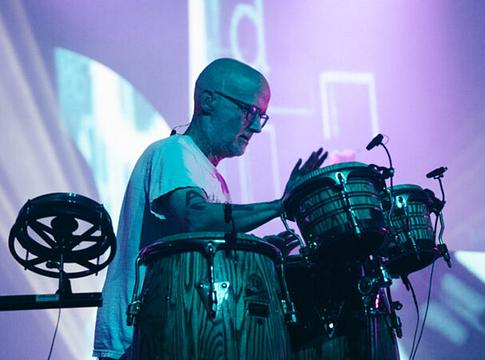 Aukcióra került Moby kézzel rajzolt DJ-demókazettája