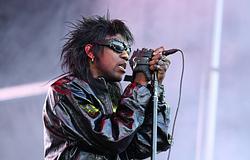 Yves Tumor kikerült a Turnstile turnéjáról