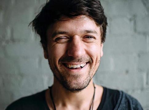 Elhunyt Nico Stojan, a Bar 25 meghatározó DJ-je és az Ouïe társalapítója