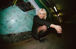 Josi Miller bemutatta első albumát – megérkezett a 4 Stages of Sleep, amely a szorongásból született zenei utazás