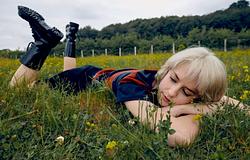 Avalon Emerson & The Charm: érkezik a Written Into Changes