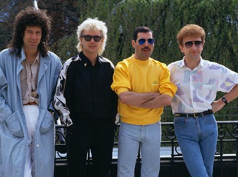 John Deacon visszatért egy különleges aláírás erejéig