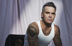 Robbie Williams új albuma, a BRITPOP 2026 februárjára tolódik
