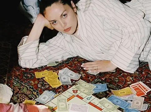 Logic1000 bejelentette második albumát, megérkezett az első kislemez
