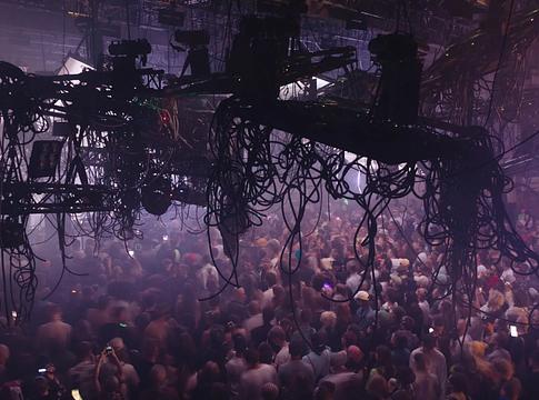 Outline Festival: órákkal a nyitás előtt tiltották be az eseményt