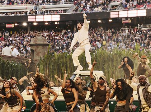 Az RIAA szerint a latin zene átlépte az 1 milliárd dollárt az USA nagykereskedelmi bevételeiben 2025-ben