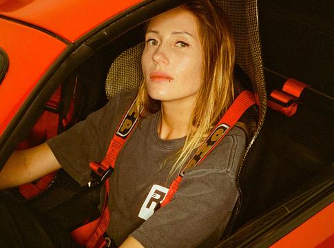 Charlotte de Witte megmutatja, mi történik a DJ-pult mögötti élet után