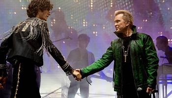 Sombr Billy Idollal adta elő az Eyes Without A Face-t a Coachellán, Radiohead-feldolgozás is volt