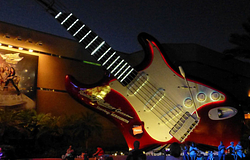 Új korszak kezdődik a Rock ‘n’ Roller Coaster életében