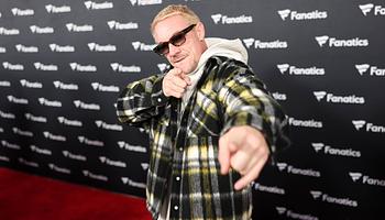 AI-videó kavart zavart: Diplo nem volt bokor Bad Bunny Super Bowl-show-ján