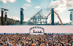 Tűzvész után is indulhatott a Tomorrowland – Metallica segítségével építették újjá a főszínpadot