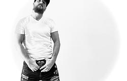 Ritch Mitchell visszatér két évtized után új dallal