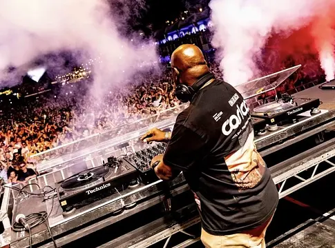 Carl Cox közzétette legendás vinyl szettjét