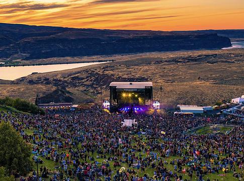 Az Above & Beyond az ABGT700-at a Gorge Amphitheatre-ben ünnepli