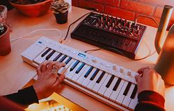 Arturia KeyStep 37 mk2: megújult vezérlő erősebb szekvenszerrel