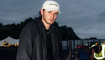 Mau P a Forbes 30 Under 30 Europe címlapján, albumot is belengetett