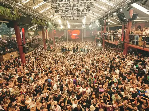 Josh Baker You&Me estjei beköltöznek az Amnesia Ibizába