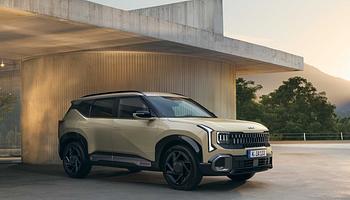 Kia Seltos Hybrid Németországban: e-AWD és V2L, októbertől jönnek a kiszállítások