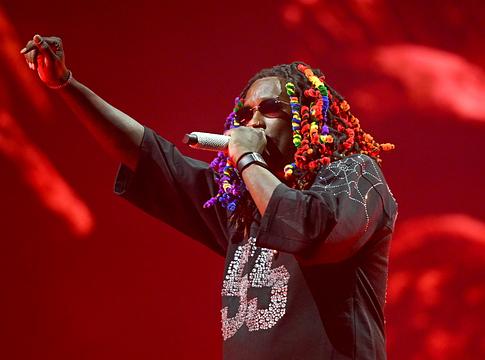 Young Thug váratlanul Camila Cabellót hozta be a Havana miatt a Coachellán