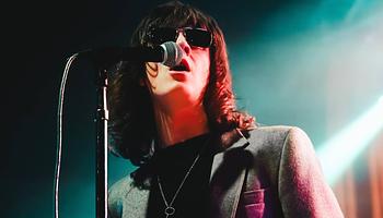 Blossoms furgonból adott meglepetéskoncertet Manchesterben