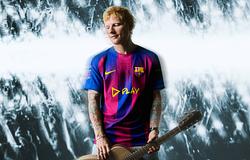 Ed Sheeran és az FC Barcelona bemutatta a limitált kiadású ‘Play’ mezt – zene és futball találkozása a Clásicón