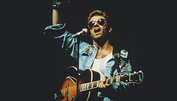 Családi botrány lett George Michael relikviáinak árveréséből, a Faith gitárjáért 180 ezer fontot fizettek