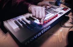 Novation bemutatta az FLkey 2-t, az FL Studio-ra szabott új generációs kontrollerét