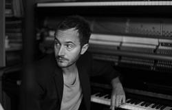Tom Smith első szólóalbuma decemberben érkezik