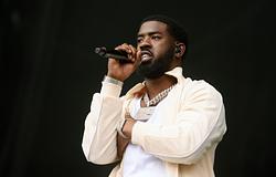 Tion Wayne felháborodást keltett, miután lezárta a Peak District útjait videóforgatás miatt