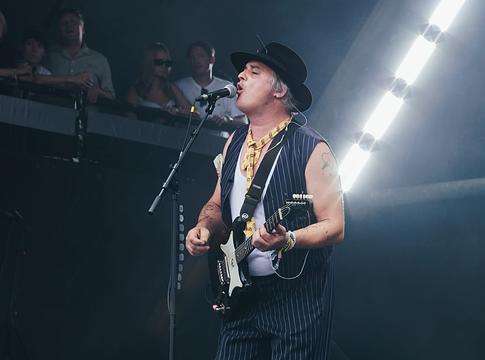 Pete Doherty Lily Allen slágerét énekelte egy koreai karaokeesten