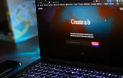 Suno–Warner Music: új licencmodell és nyitott kérdések 2026 felé