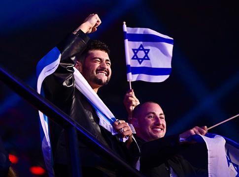 Izrael bejutott az Eurovízió döntőjébe tiltakozások közepette, Boy George-ék viszont kiestek